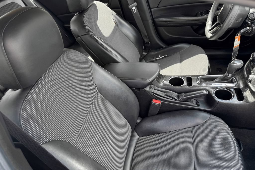 Used 2015 Chevrolet Malibu LT w/ Power Convenience Package FWD image 27