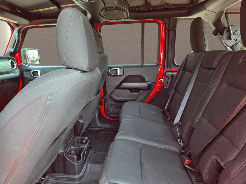 Used 2018 Jeep Wrangler Unlimited Sahara AWD/4WD image 12