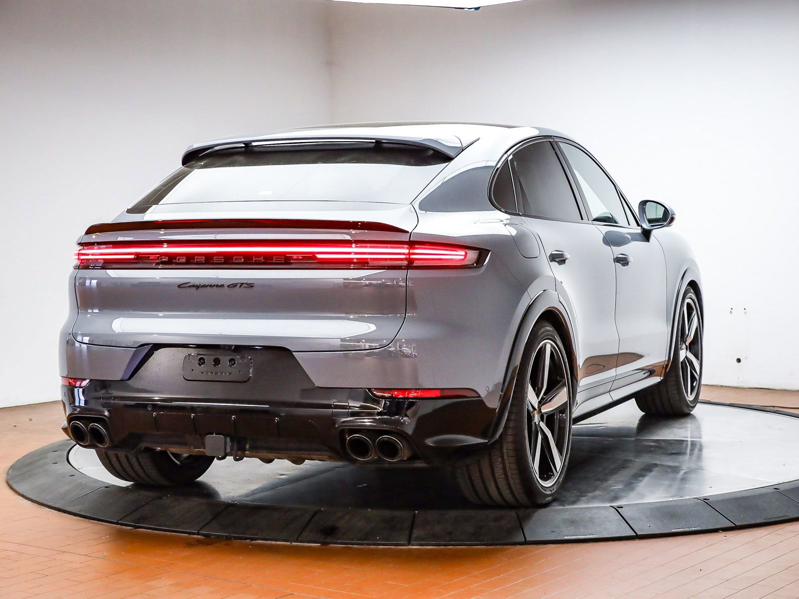 Used 2026 Porsche Cayenne GTS image 37