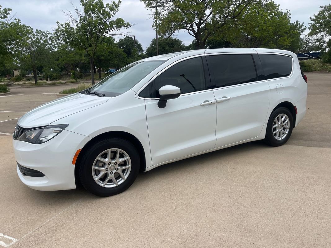 Used 2020 Chrysler Voyager LX w/ Cold Weather Group image 5