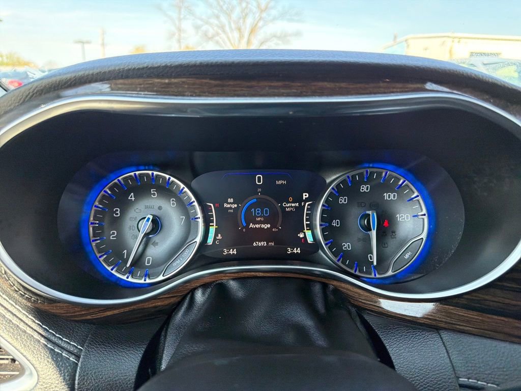 Used 2022 Chrysler Pacifica Limited image 35