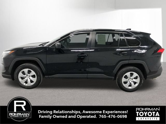 Used 2024 Toyota RAV4 LE AWD/4WD image 3
