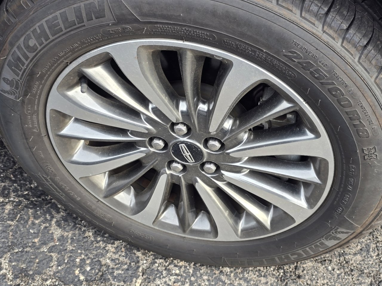 Used 2020 Lincoln Nautilus Reserve image 10