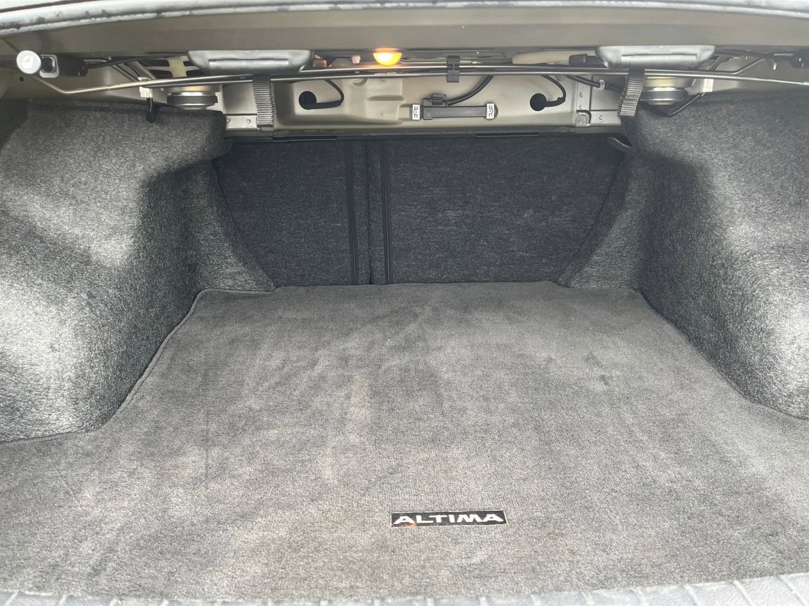 Used 2024 Nissan Altima 2.5 SV image 32