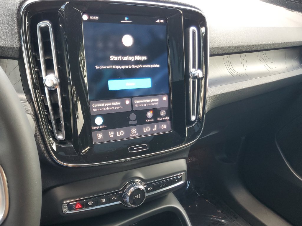 Certified 2022 Volvo C40 P8 Recharge Ultimate AWD/4WD image 23