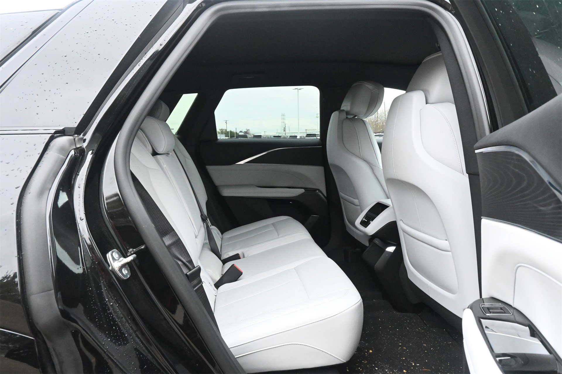 Certified 2024 Cadillac Lyriq Luxury image 24