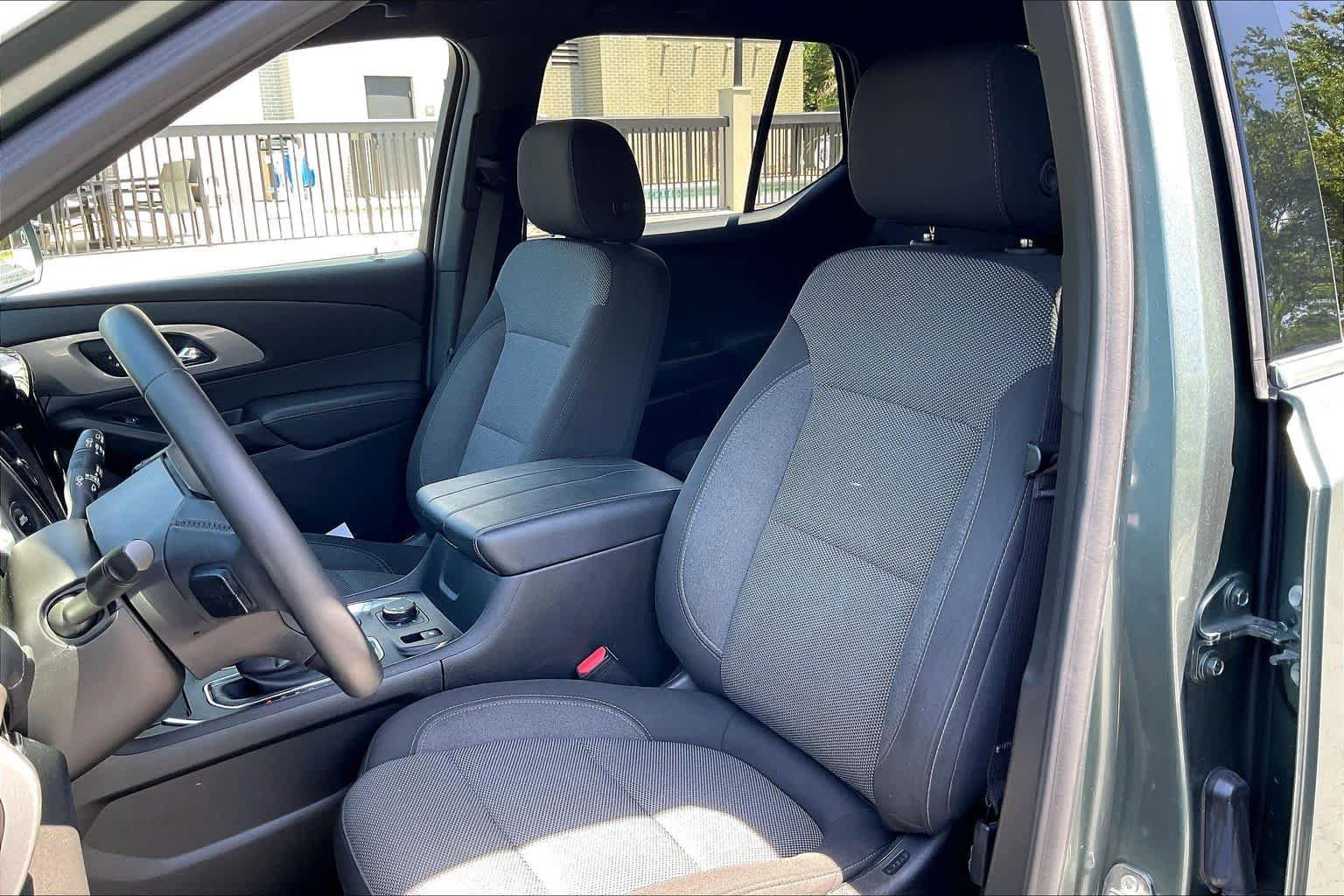 Certified 2023 Chevrolet Traverse LT FWD image 25