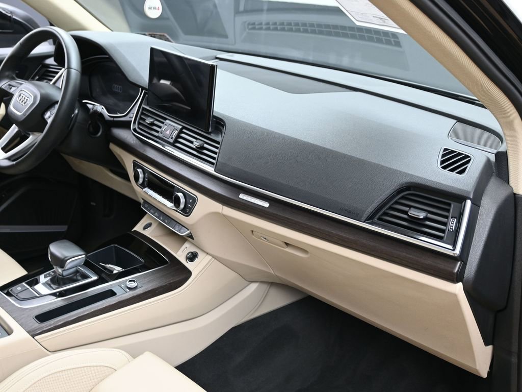Used 2023 Audi Q5 2.0T Prestige w/ Prestige Package image 37