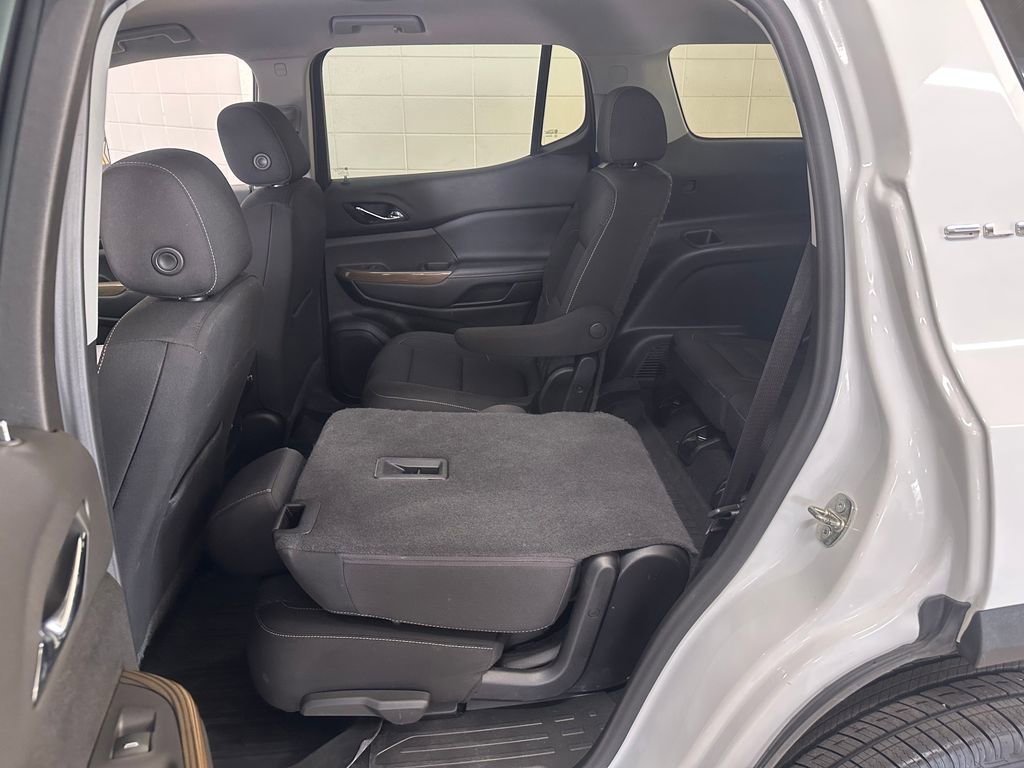 Used 2022 GMC Acadia SLE w/ LPO, Floor Liner Package AWD/4WD image 34