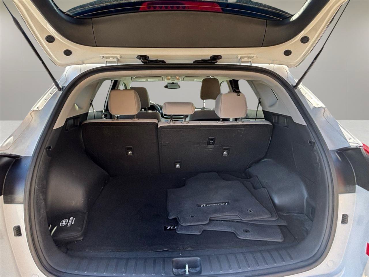 Used 2021 Hyundai Tucson Value w/ Cargo Package FWD image 17