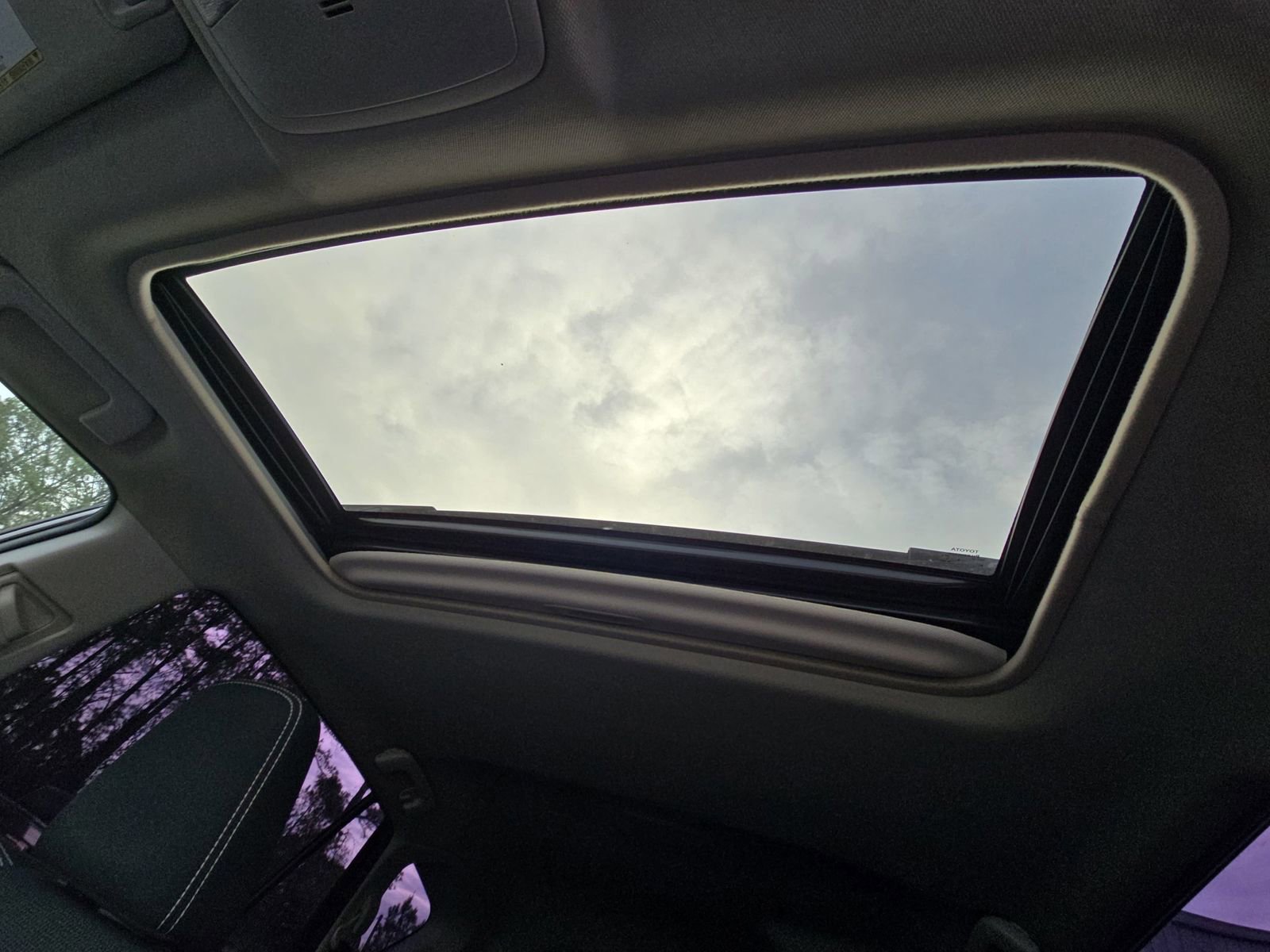 Used 2018 Toyota RAV4 XLE w/ Plus Extra Value Package image 34