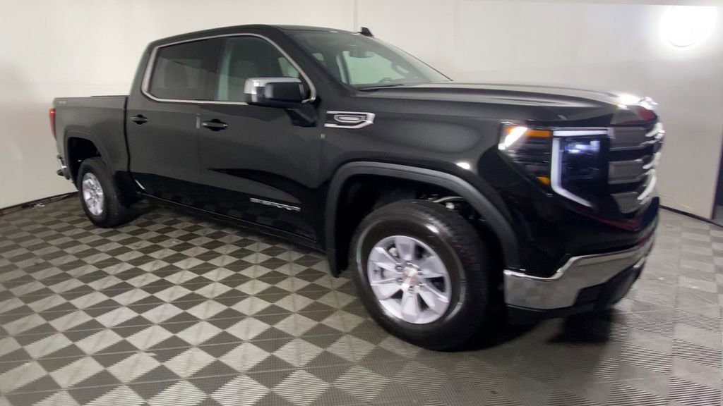 New 2026 GMC Sierra 1500 SLE image 3