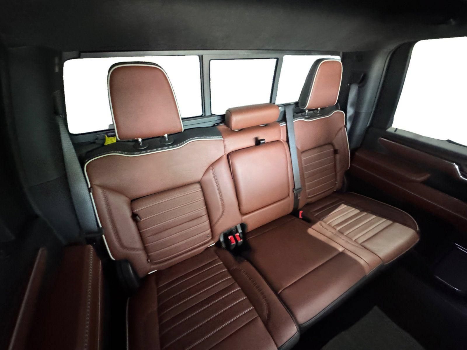 Certified 2024 GMC Sierra 2500 Denali Ultimate w/ Max Trailering Package AWD/4WD image 17