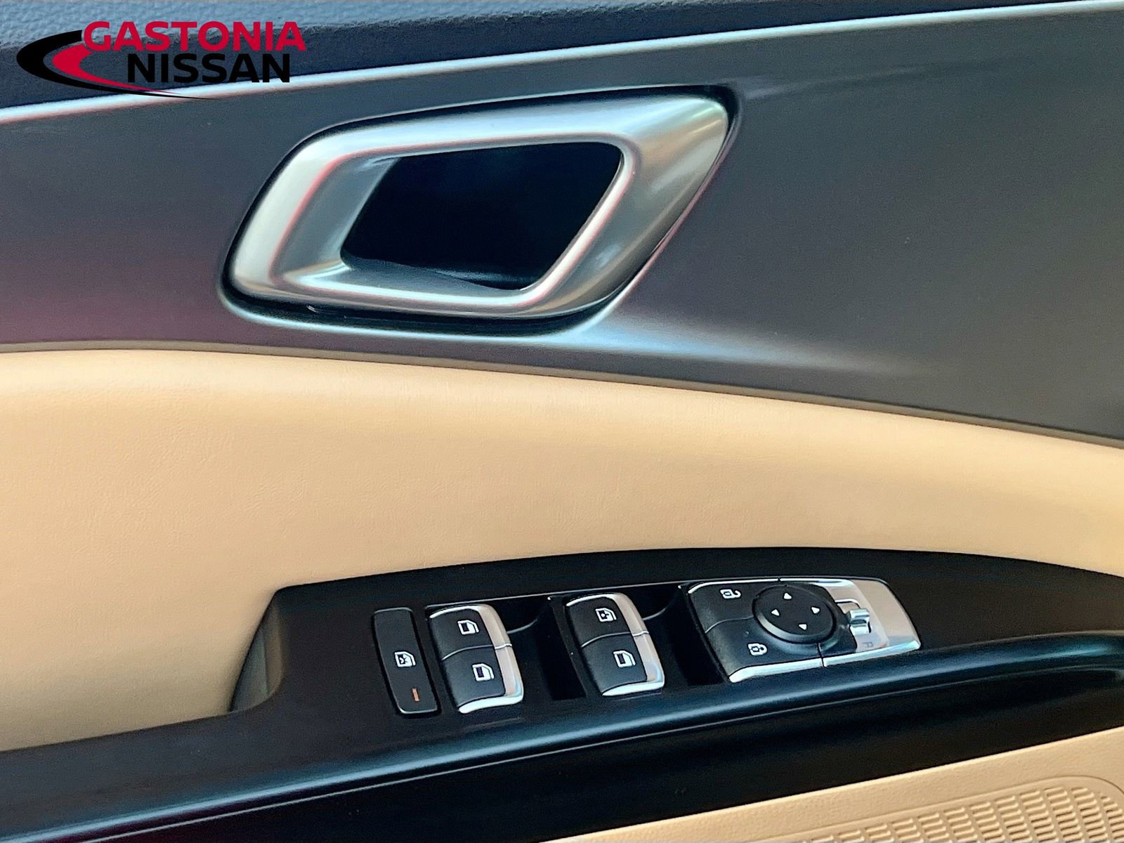 Used 2024 Kia Carnival LX image 22