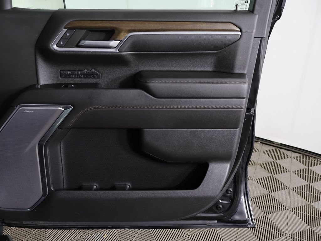 Used 2022 Chevrolet Silverado 1500 High Country w/ High Country Premium Package AWD/4WD image 22