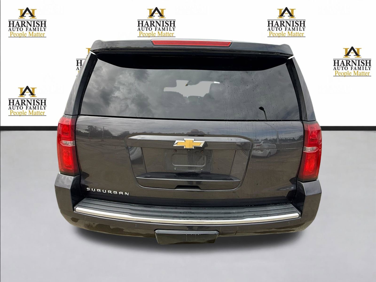 Used 2015 Chevrolet Suburban LTZ image 5