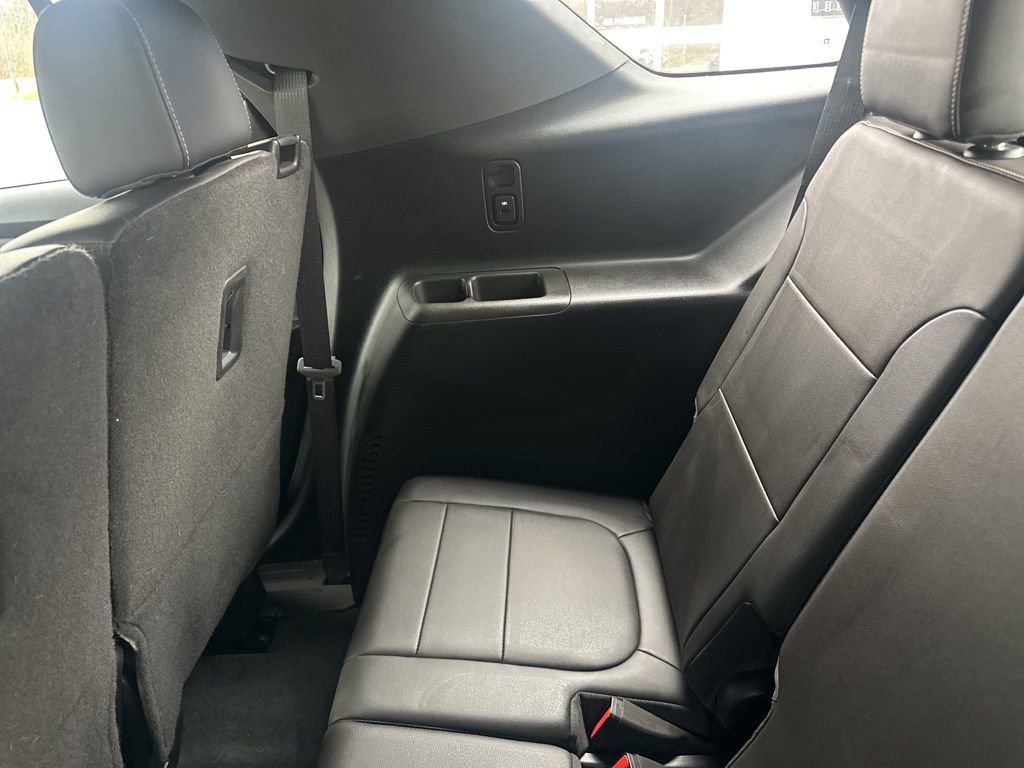 Used 2022 Chevrolet Traverse LT w/ Midnight/Sport Edition image 34