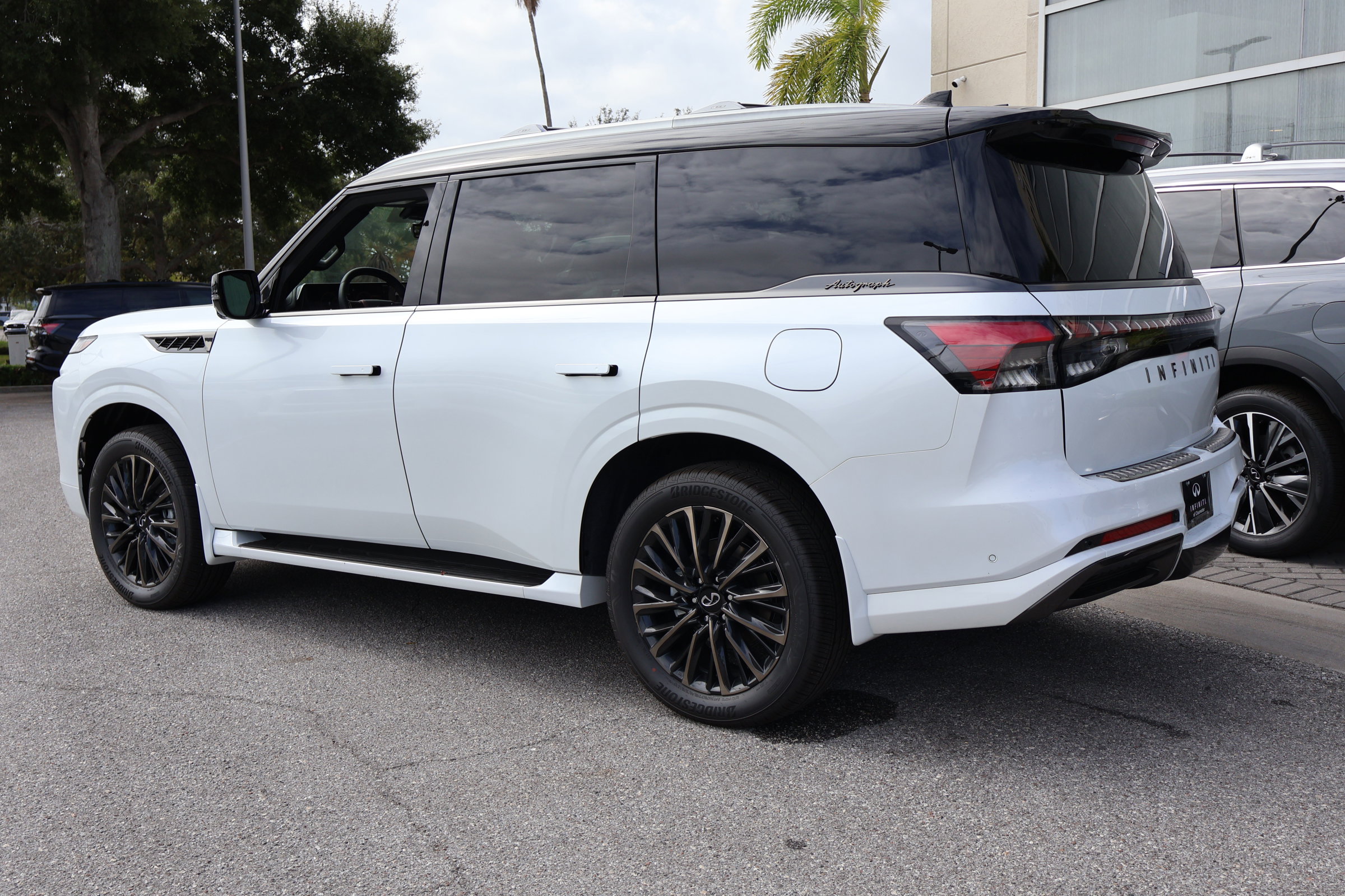 New 2026 INFINITI QX80 Autograph image 3