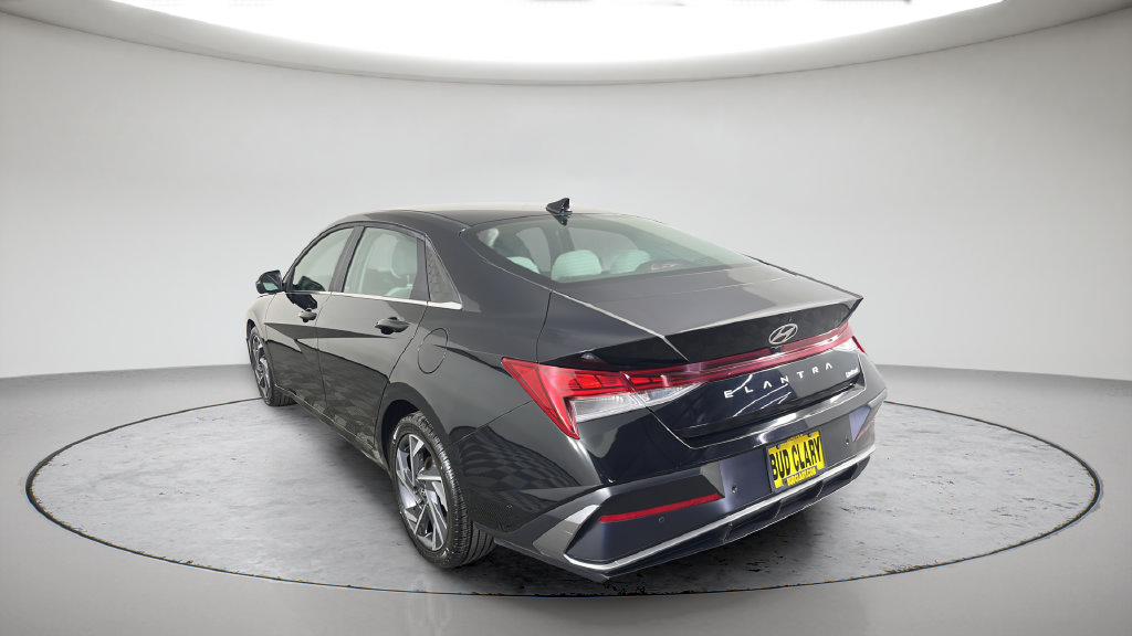 Used 2024 Hyundai Elantra Limited FWD image 5