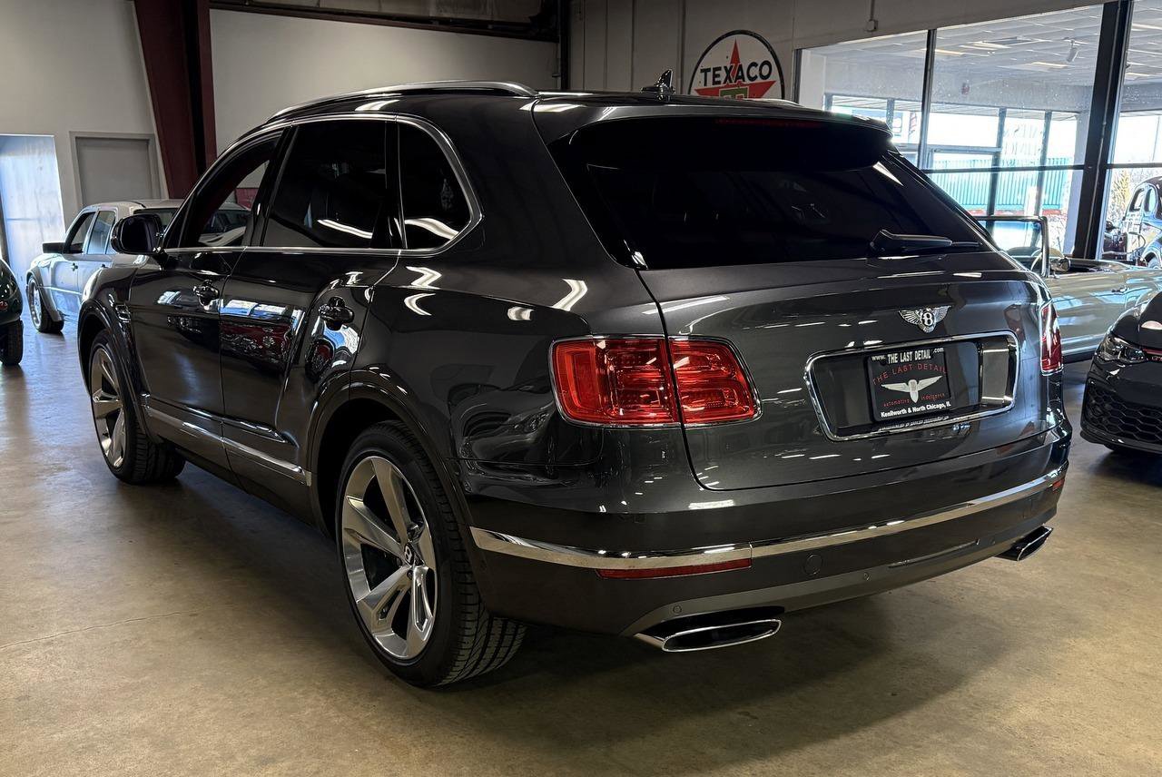 Used 2018 Bentley Bentayga image 14