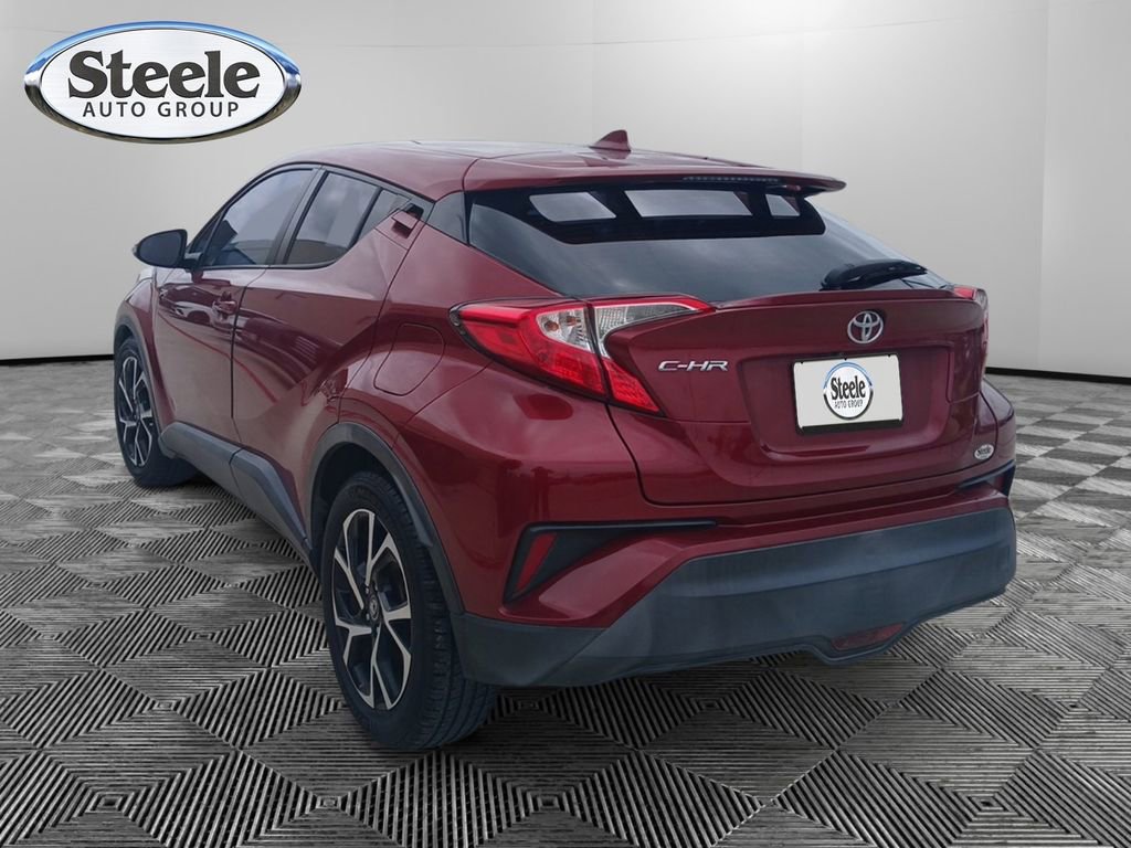 Used 2018 Toyota C-HR XLE FWD image 2