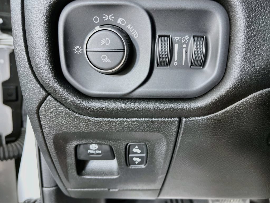 Used 2023 RAM 1500 Laramie AWD/4WD image 13