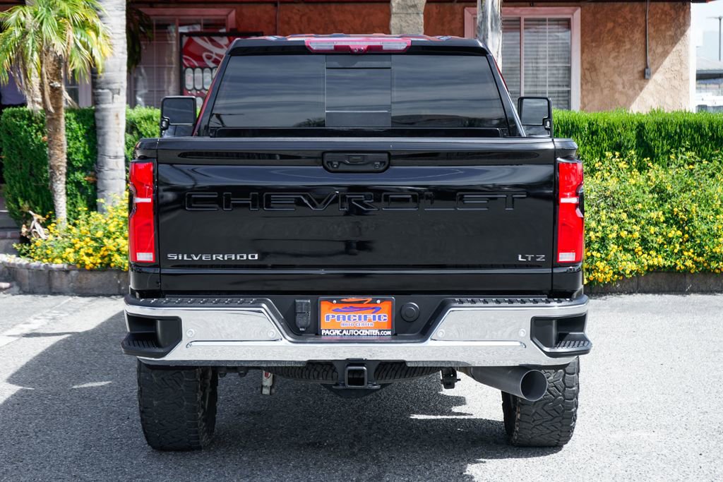 Used 2024 Chevrolet Silverado 2500 LTZ w/ LTZ Premium Package AWD/4WD image 7