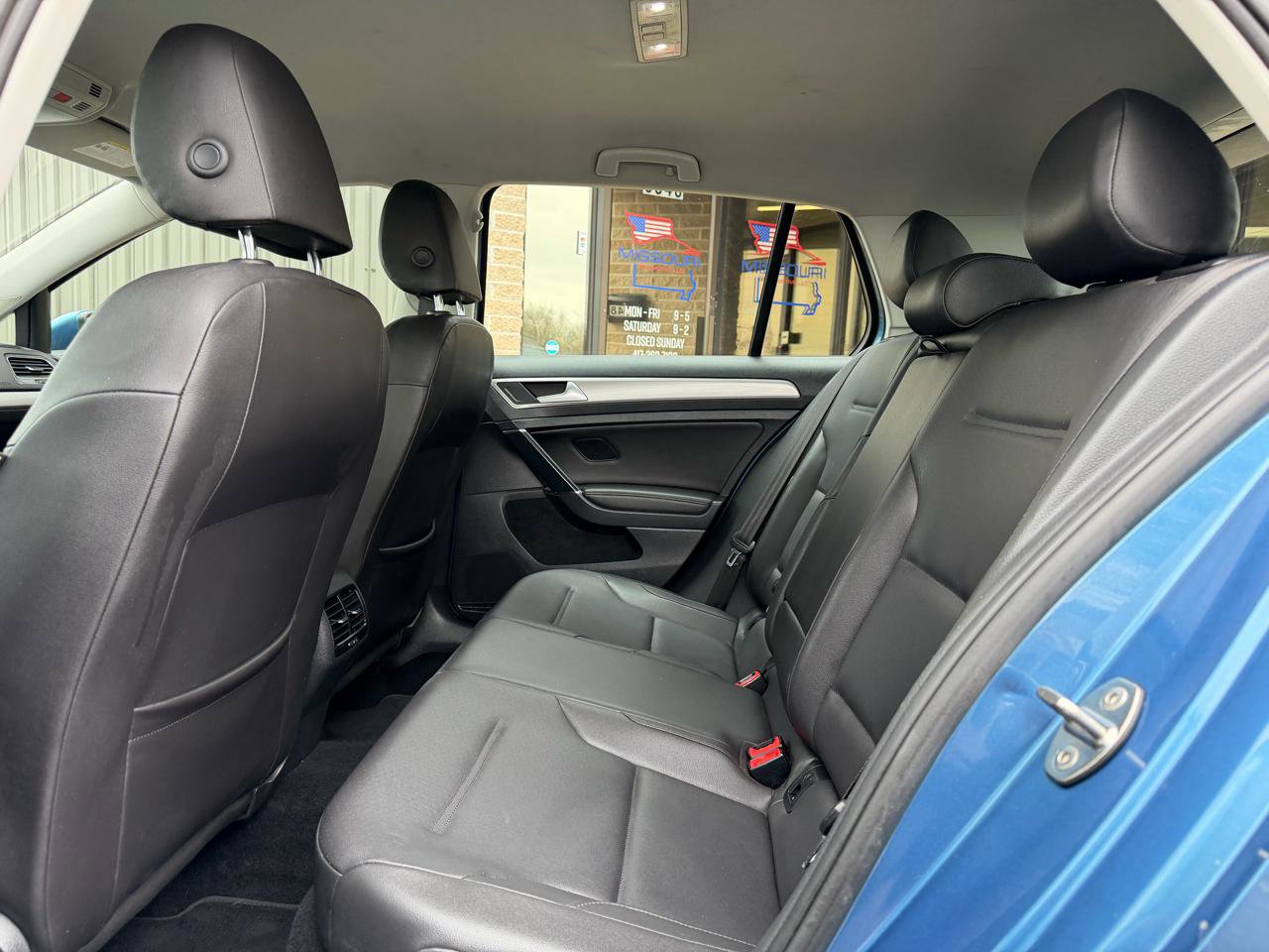 Used 2015 Volkswagen e-Golf SEL Premium image 16