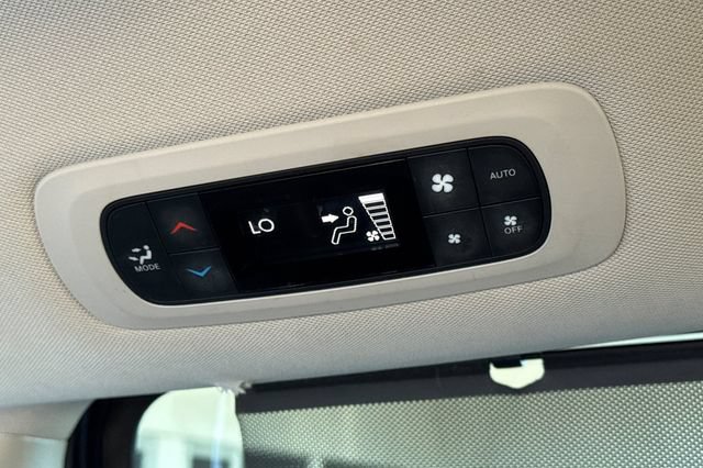 Used 2022 Chrysler Pacifica Touring-L FWD image 44