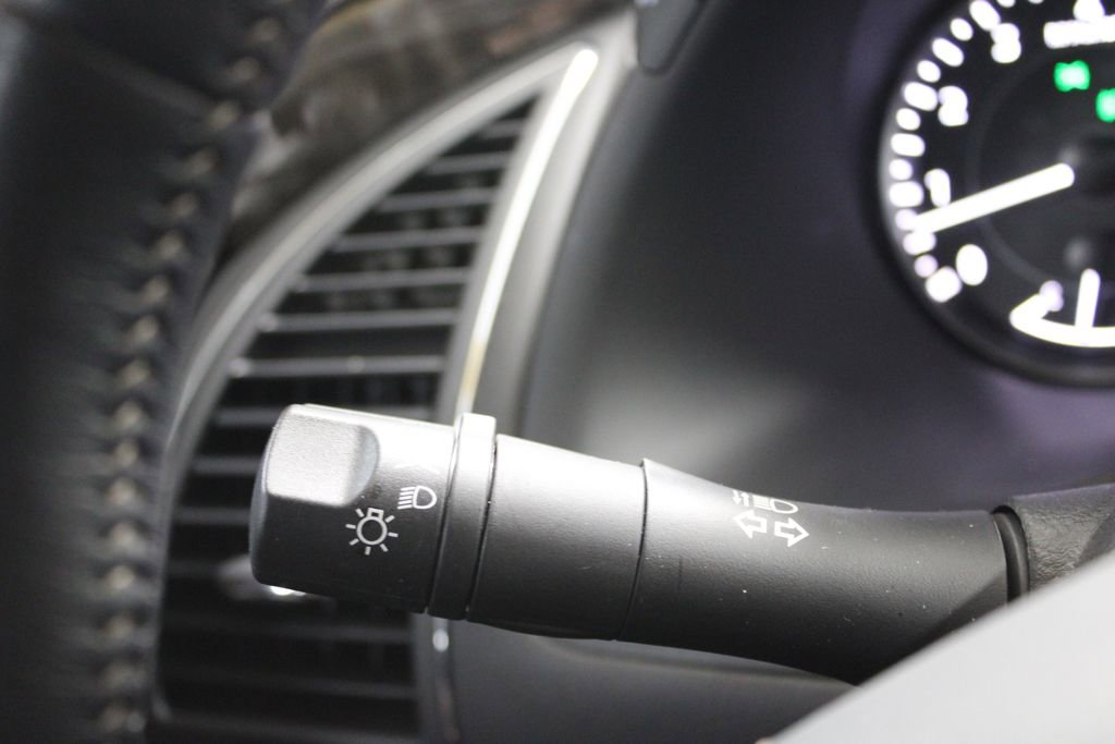 Used 2024 Nissan Armada Platinum w/ Captain's Chairs Package image 40