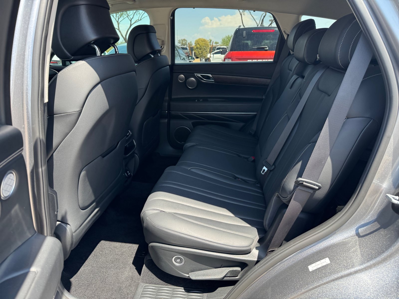 Used 2021 Genesis GV80 2.5T w/ Advanced Package 03 RWD image 17