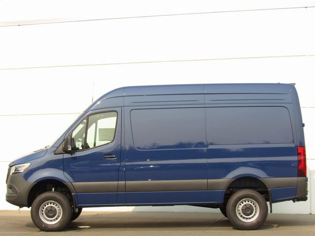 Used 2025 Mercedes-Benz Sprinter 2500 image 4