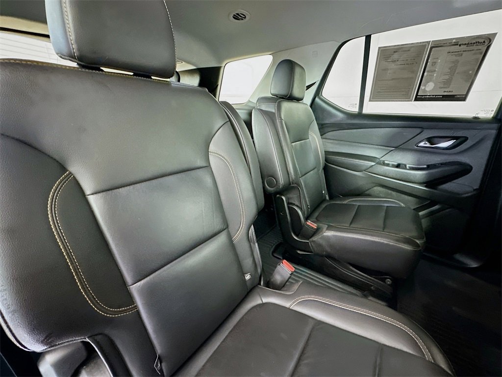 Used 2021 Chevrolet Traverse RS image 29