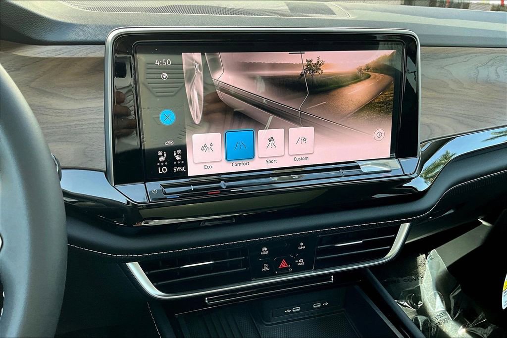 New 2026 Volkswagen Atlas SE image 14