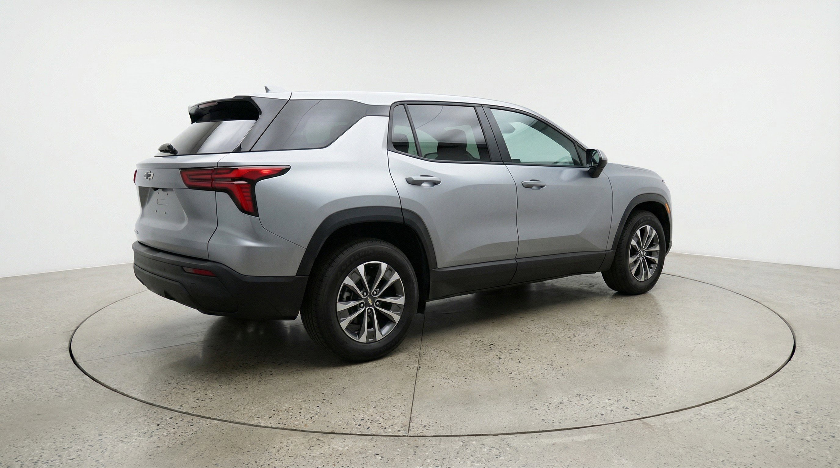 Used 2025 Chevrolet Equinox LT FWD image 9