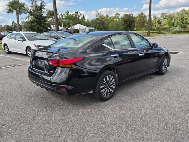 Used 2025 Nissan Altima 2.5 SV AWD/4WD image 5