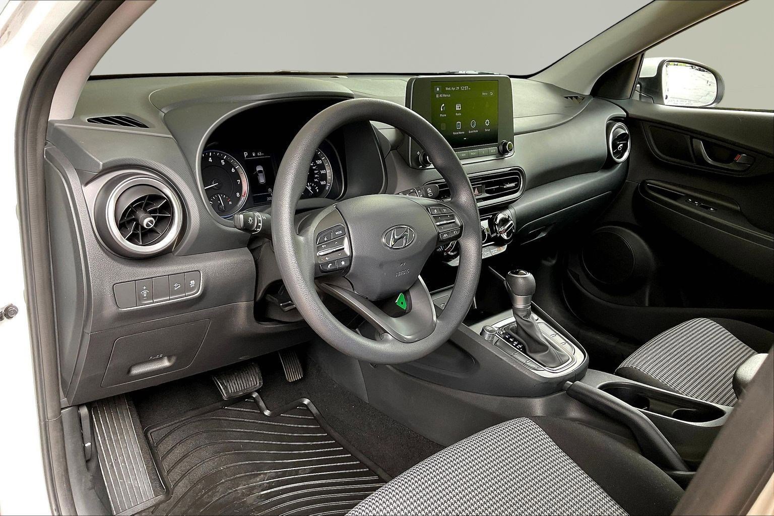 Used 2023 Hyundai Kona SE w/ Cargo Package AWD/4WD image 16