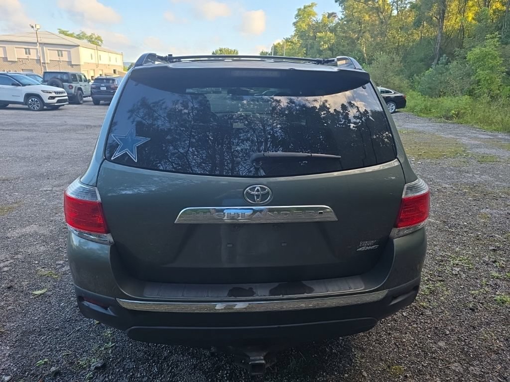 Used 2013 Toyota Highlander Plus AWD/4WD image 7