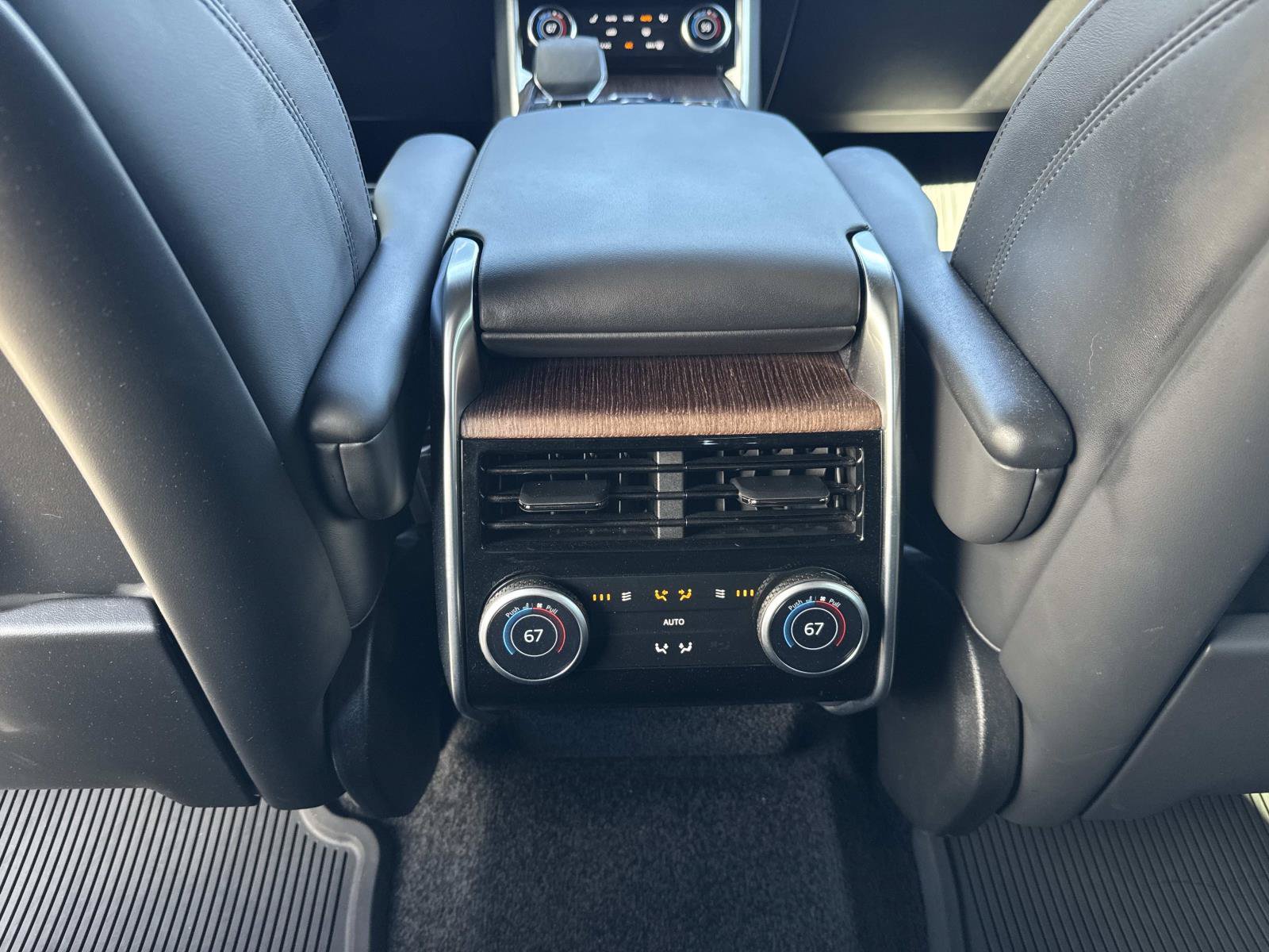 Certified 2023 Land Rover Range Rover SE AWD/4WD image 17