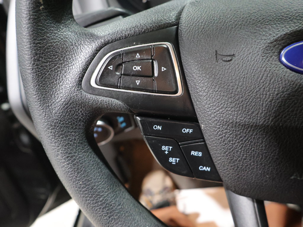 Used 2015 Ford Focus SE FWD image 29