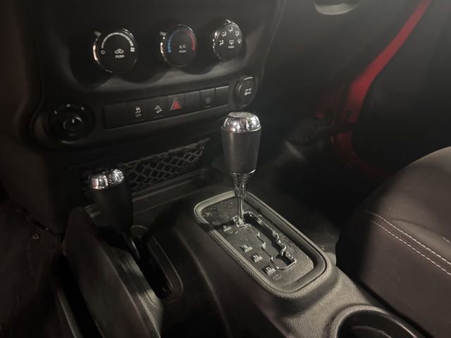 Used 2017 Jeep Wrangler Unlimited Sahara image 14