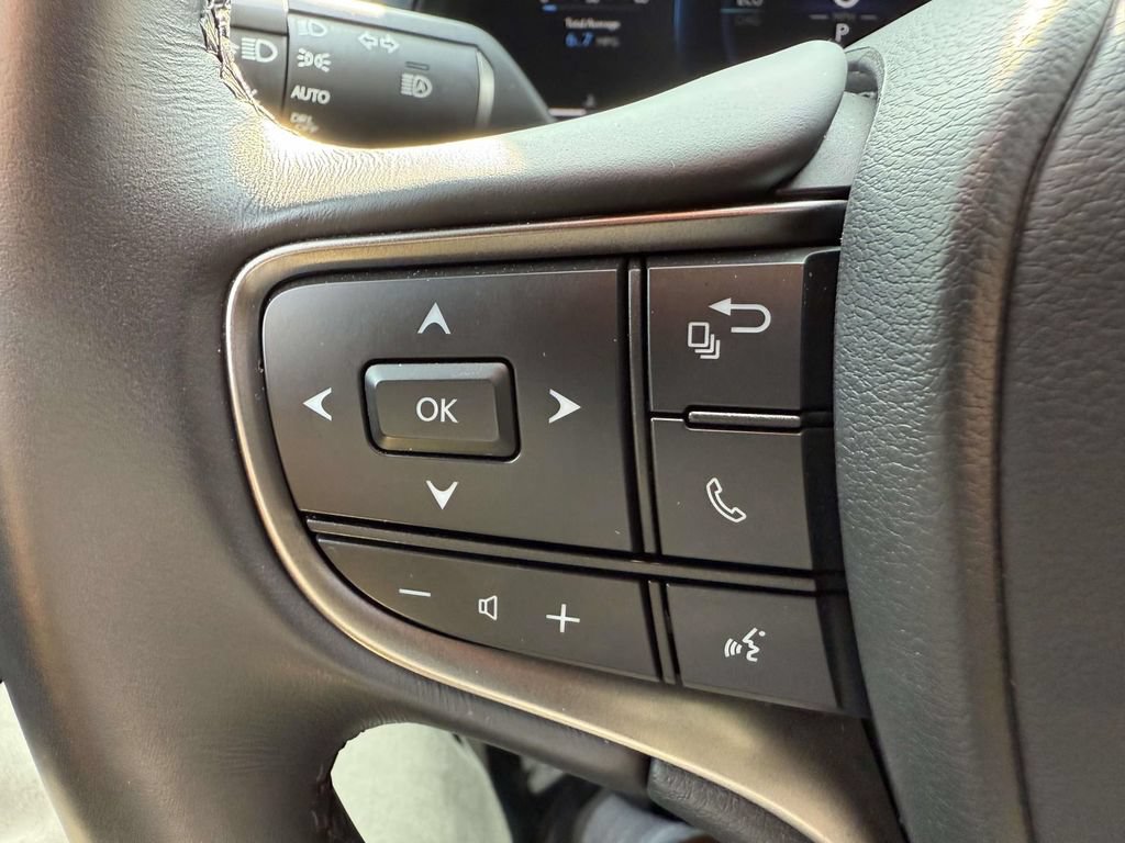 Used 2025 Lexus UX 300h AWD w/ Accessory Package (Z1) image 23