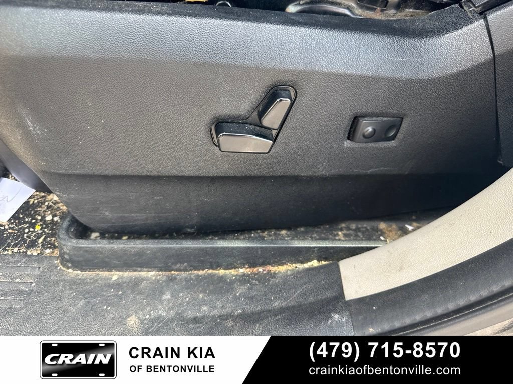 Used 2012 Dodge Grand Caravan SXT FWD image 19