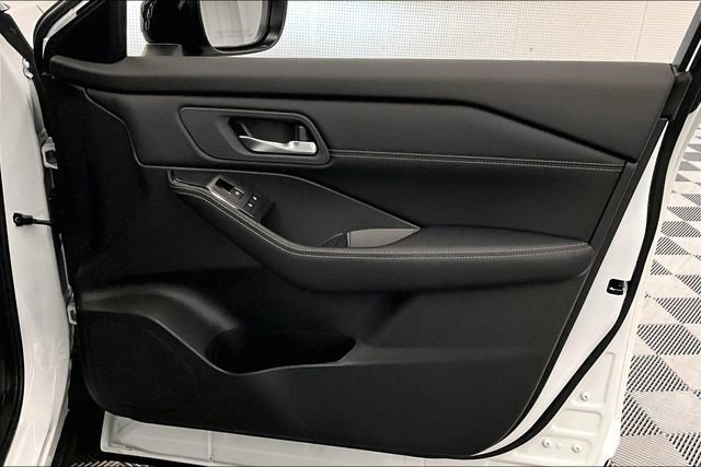 New 2025 Nissan Rogue SL AWD/4WD image 34