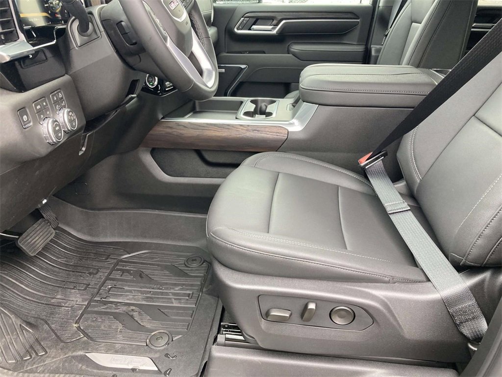 New 2026 GMC Sierra 2500 SLT w/ SLT Convenience Package image 16