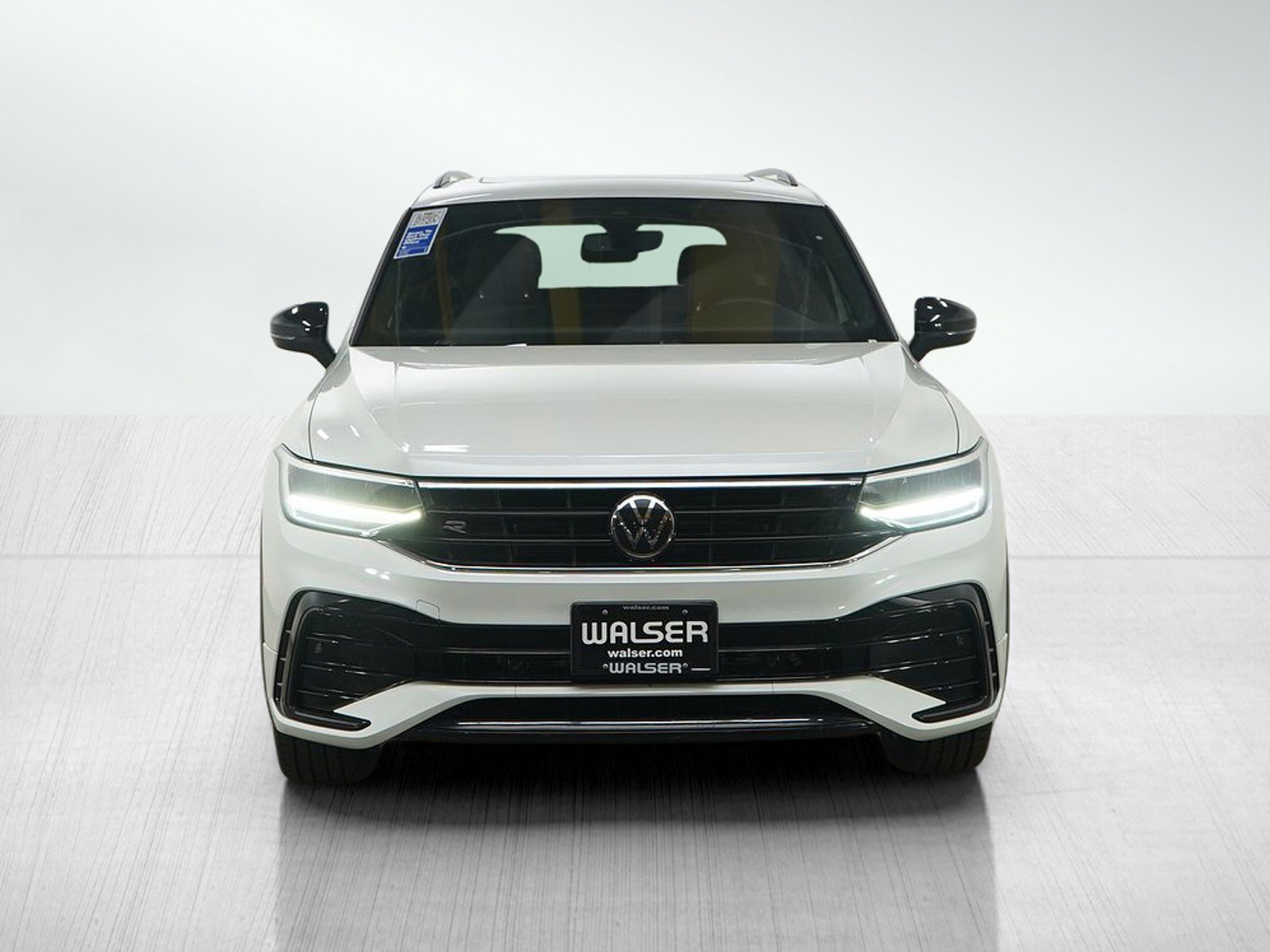 Used 2022 Volkswagen Tiguan SE R-Line image 8