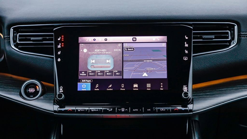 Certified 2024 Jeep Wagoneer L Series II w/ Flexible Seating Group image 15