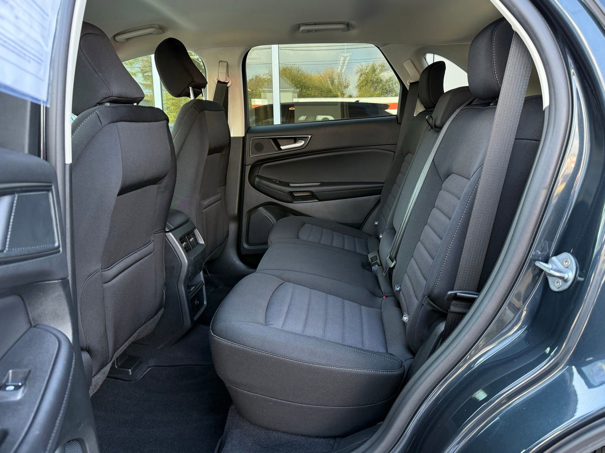 Used 2024 Ford Edge SE image 25