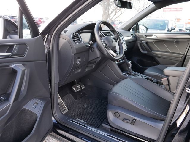 Certified 2024 Volkswagen Tiguan SE R-Line image 12