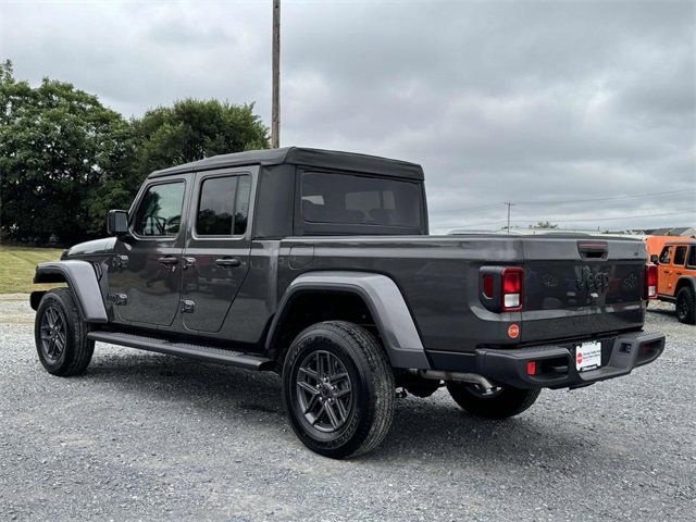 New 2025 Jeep Gladiator Sport image 21